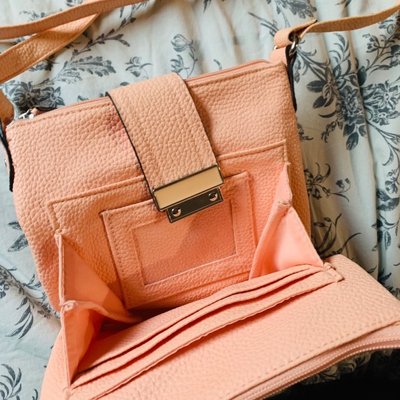 Peach wallet purse - Picture 2 of 2